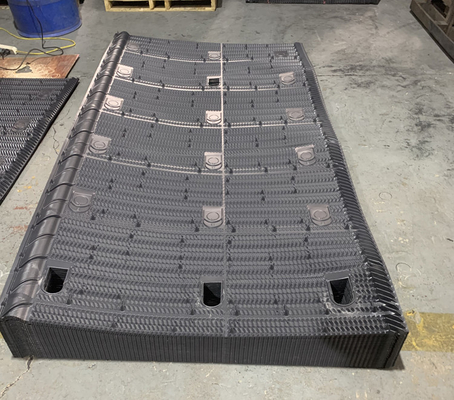Het hangen van 1350mm Media 0.380.6mm van het Koeltoren Infill Grensoverschrijdende verkeer